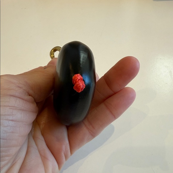 Clare V Black Heart Keychain with Gold Clasp - Picture 4 of 6